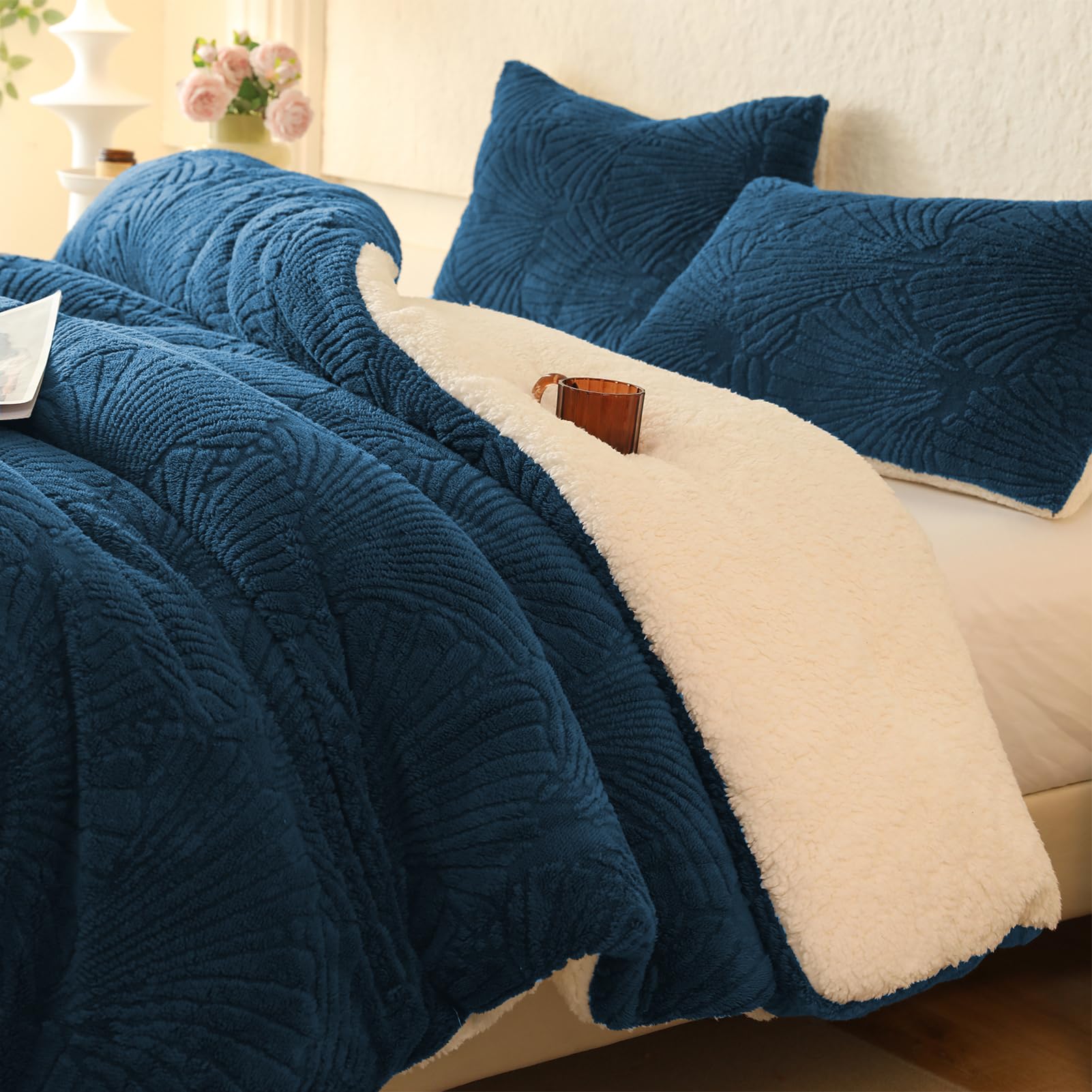 Tohrisa Seashell Jacquard Sherpa Comforter Set Warm Cozy Premium Bedding 3 Pieces, King Size Geometric Pattern Quilt Comforter W